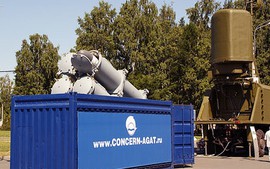Phóng bất ngờ từ thùng container