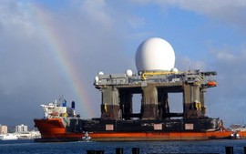 Tổ hợp radar di chuyển trên đại dương
