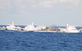 中国部署大批船只阻拦越南执法公务船