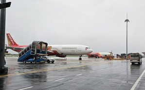 Six airports temporarily closed due to typhoon Kalmaegi