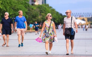 Foreign arrivals reach new record high in October