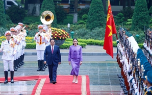 Prime Minister Pham Minh Chinh hosts official welcome ceremony for Thai counterpart