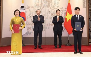 Viet Nam, South Korea sign 10 cooperation documents