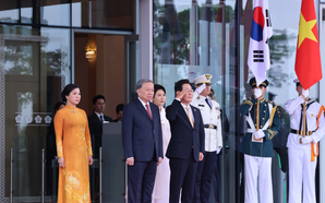 South Korean President hosts official welcome ceremony for General Secretary To Lam