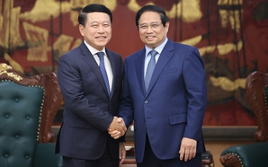 Viet Nam gives highest priority to relations with Laos: Prime Minister