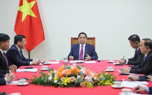 Prime Minister Pham Minh Chinh holds phone conversation with Cambodian counterpart Hun Manet