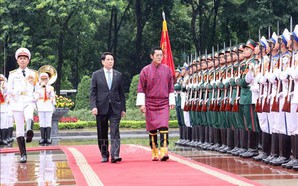 State President Luong Cuong hosts official welcome ceremony for Bhutanese King