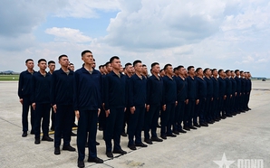 Chinese troops arrive in Viet Nam for National Day military parade