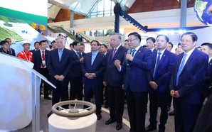 General Secretary To Lam urges Petrovietnam to take pioneering role in energy transition