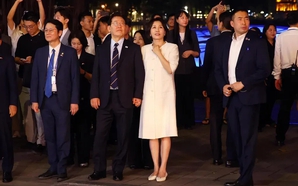South Korean President Lee Jae Myung, spouse enjoy Ha Noi cuisines
