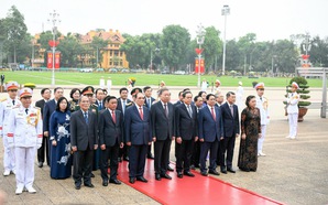 Leaders pay tribute to President Ho Chi Minh ahead of National Reunification Day