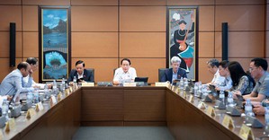 Mở rộng quyền viên chức tham gia hoạt động ngoài công lập: Tiến bộ, nhưng cần kiểm soát