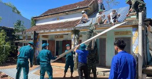 Thủ tướng yêu cầu khẩn trương đánh giá thiệt hại
và khắc phục nhanh hậu quả bão, lũ tại khu vực Trung Bộ