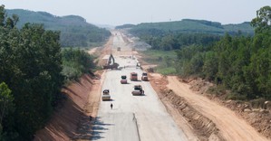 Đẩy nhanh tiến độ 4 dự án cao tốc Bắc – Nam, bảo đảm hoàn thành đúng dịp 19/12/2025