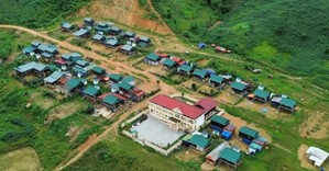 Trước 31/1/2026, hoàn thành xây mới, tái định cư cho những hộ có nhà bị lũ cuốn trôi, sập đổ hoàn toàn