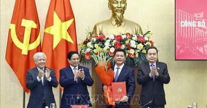 Đồng chí Nguyễn Hồng Diên giữ chức Phó Bí thư chuyên trách Đảng ủy Quốc hội