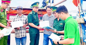 Biên phòng sát cánh để ngư dân vững vàng bám biển
