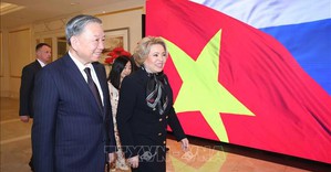 Phát triển quan hệ Đối tác chiến lược toàn diện với Nga