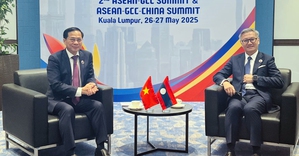 Lào luôn kề vai sát cánh cùng Việt Nam