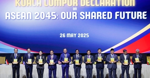 Thủ tướng cùng các nhà lãnh đạo ký Tuyên bố 'ASEAN 2045: Tương lai chung của chúng ta'