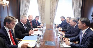 Tổng Bí thư Tô Lâm gặp Thủ tướng Slovakia