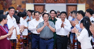 Thủ tướng Phạm Minh Chính tiếp xúc cử tri Cần Thơ