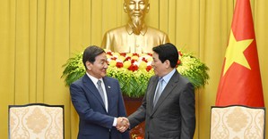 Chủ tịch nước Lương Cường tiếp Đặc phái viên của Tổng thống Hàn Quốc