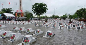 Lấy mẫu sinh phẩm tại nghĩa trang Giồng Riềng (An Giang), mở cơ hội xác định danh tính liệt sĩ