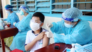 Chiến dịch tiêm vaccine thần tốc: Kết quả sau 1 năm