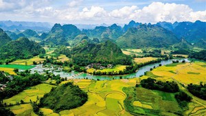 Li&#234;n kết v&#249;ng để tạo gi&#225; trị ph&#225;t triển du lịch bền vững