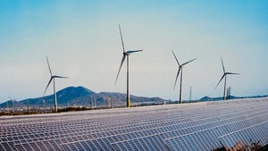Bộ Công Thương yêu cầu EVN đàm phán mua điện gió, điện mặt trời trước ngày 27/5
