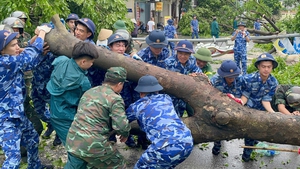 Nước r&#250;t, nắng l&#234;n, vững v&#224;ng sau b&#227;o