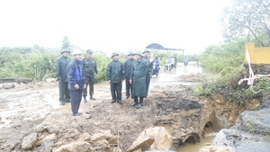Qu&#226;n khu 5 kiểm tra, chỉ đạo c&#244;ng t&#225;c ứng ph&#243; b&#227;o số 12 tại Đ&#224; Nẵng