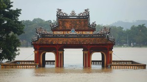 Mưa tại Huế vượt mức lịch sử, cao nhất từng ghi nhận ở Việt Nam
