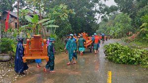 Đ&#224; Nẵng di dời khẩn cấp h&#224;ng chục hộ d&#226;n khỏi v&#249;ng nguy hiểm do mưa lũ