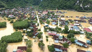 Tập trung ứng ph&#243; khẩn cấp, khắc phục hậu quả mưa lũ lớn tại khu vực Trung Bộ