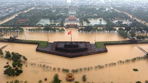 Thủ tướng chỉ đạo tiếp tục triển khai đồng bộ giải pháp ứng phó, sớm ổn định đời sống Nhân dân