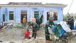 Kh&#244;i phục sản xuất kinh doanh, ổn định đời sống Nh&#226;n d&#226;n sau b&#227;o lũ tại miền Trung