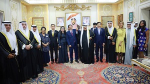 Thủ tướng Phạm Minh Chính thăm nguyên Thủ tướng Kuwait