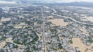 Tiếp tục di dời người dân đến nơi an toàn