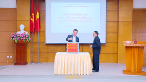 Cổng Th&#244;ng tin điện tử Ch&#237;nh phủ ủng hộ đồng b&#224;o bị thiệt hại do b&#227;o lũ g&#226;y ra