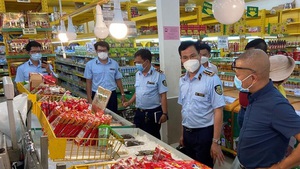 Chống bu&#244;n lậu, gian lận thương mại v&#224; h&#224;ng giả trước Tết B&#237;nh Ngọ 2026