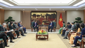 Việt Nam lu&#244;n lu&#244;n s&#225;t c&#225;nh b&#234;n Cuba