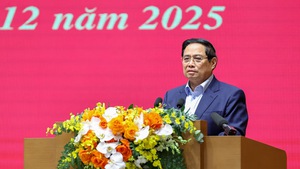 Phải lu&#244;n cảnh gi&#225;c, ngăn chặn, đẩy l&#249;i tham nhũng, l&#227;ng ph&#237;, ti&#234;u cực