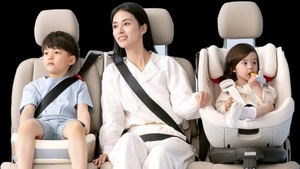 Kh&#244;ng y&#234;u cầu xe kh&#225;ch, taxi, xe dịch vụ phải lắp ghế ngồi cho trẻ em