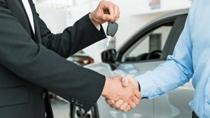 Cho thuê người thuê tự lái không có giấy phép lái xe đang còn điểm bị phạt 50 triệu 