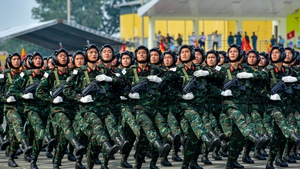 Chùm ảnh: Tổng hợp luyện diễu binh, diễu hành cho Lễ kỷ niệm 50 năm Ngày Giải phóng miền Nam