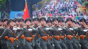 Chùm ảnh: Lực lượng Quân đội tham gia diễu binh, diễu hành kỷ niệm 50 năm thống nhất đất nước
