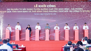 Khởi c&#244;ng tuyến cao tốc huyết mạch V&#249;ng Đồng bằng s&#244;ng Hồng