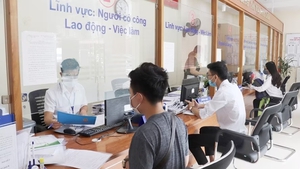 Cơ cấu lại v&#224; n&#226;ng cao chất lượng c&#225;n bộ ch&#237;nh quyền hai cấp